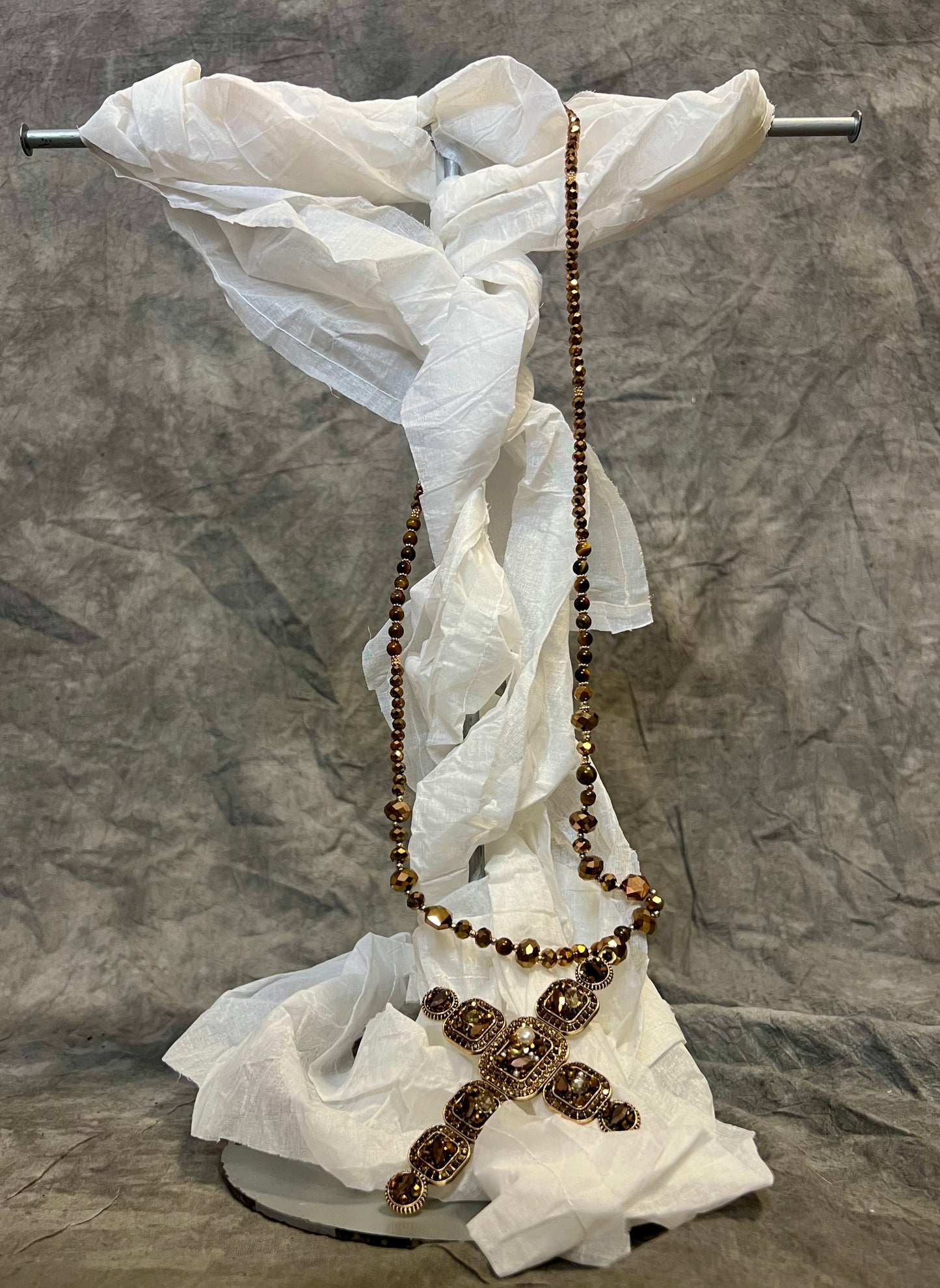 Provocation Single Cross Necklace in Gold