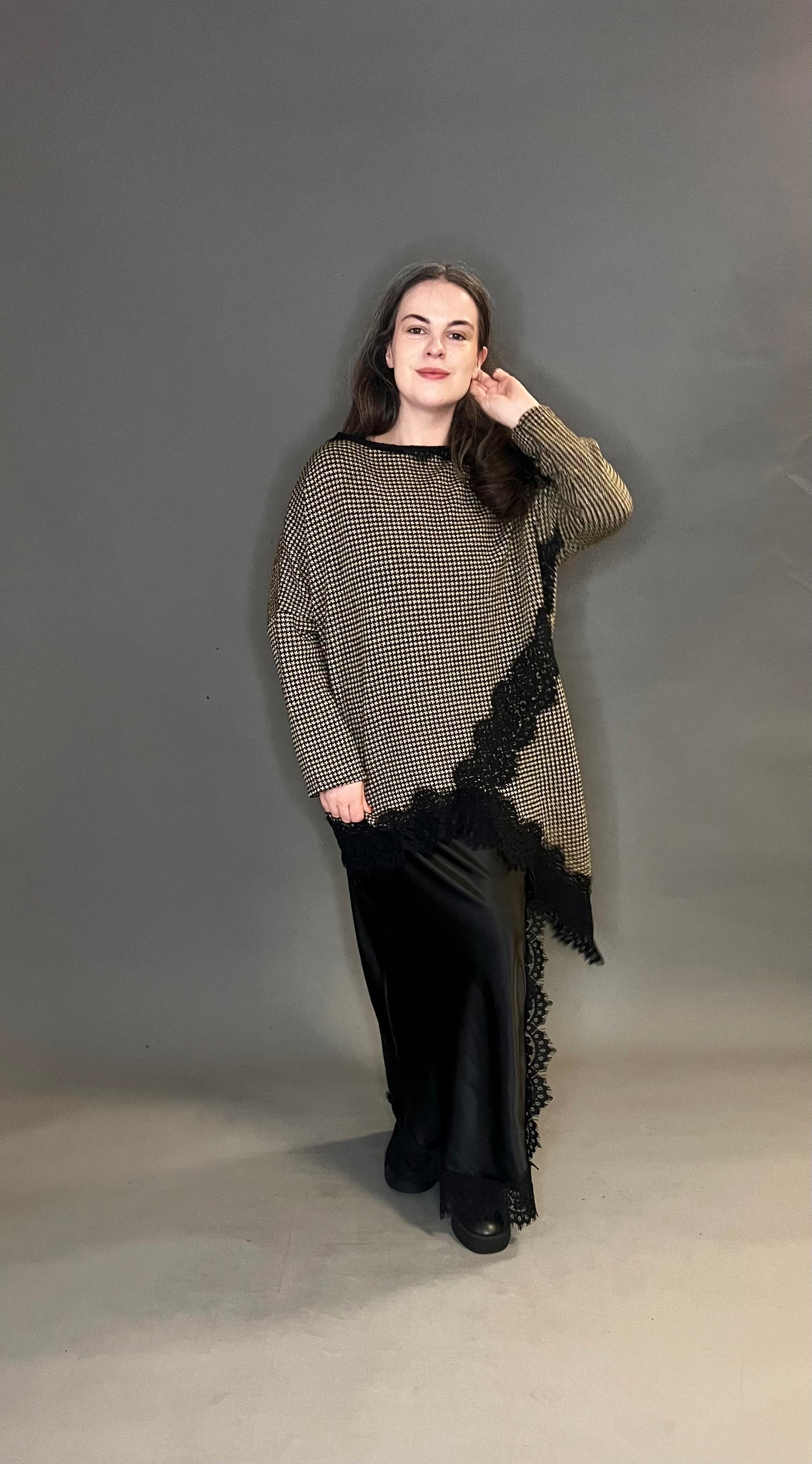 ID Clothing Check and Lace Detail Top