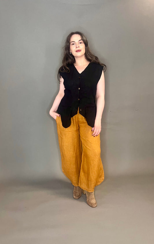 Belle & Bracken Waistcoat in Black