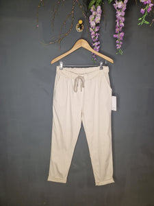 New Collection Magic pants, in Cream