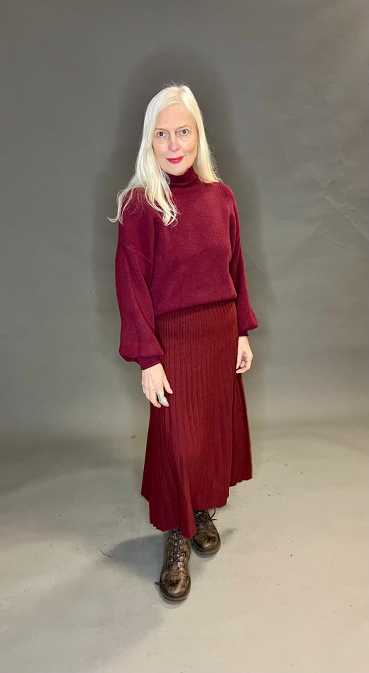 Made in Italy Pleated Skirt (colour options available)